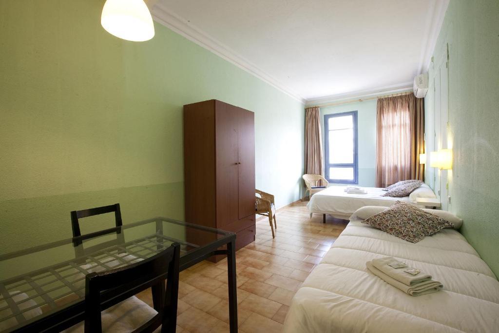 Hostal Agua Alegre Барселона Номер фото