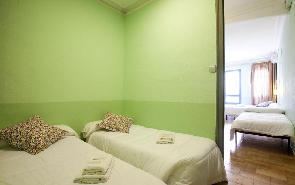 Hostal Agua Alegre Барселона Номер фото