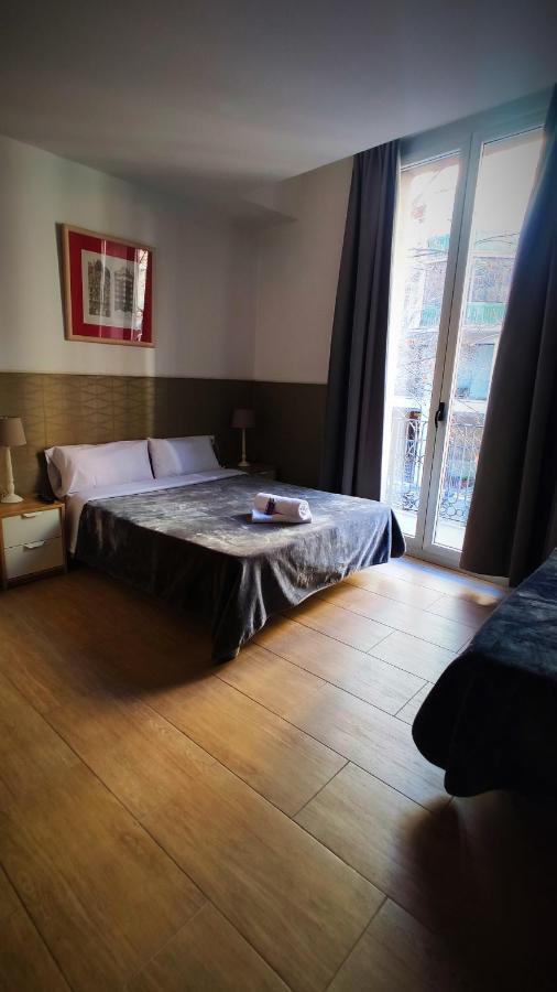 Hostal Agua Alegre Барселона Екстер'єр фото