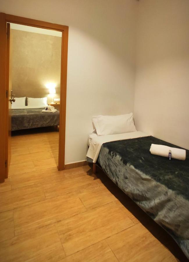 Hostal Agua Alegre Барселона Екстер'єр фото