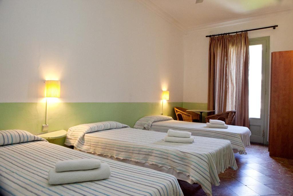 Hostal Agua Alegre Барселона Номер фото