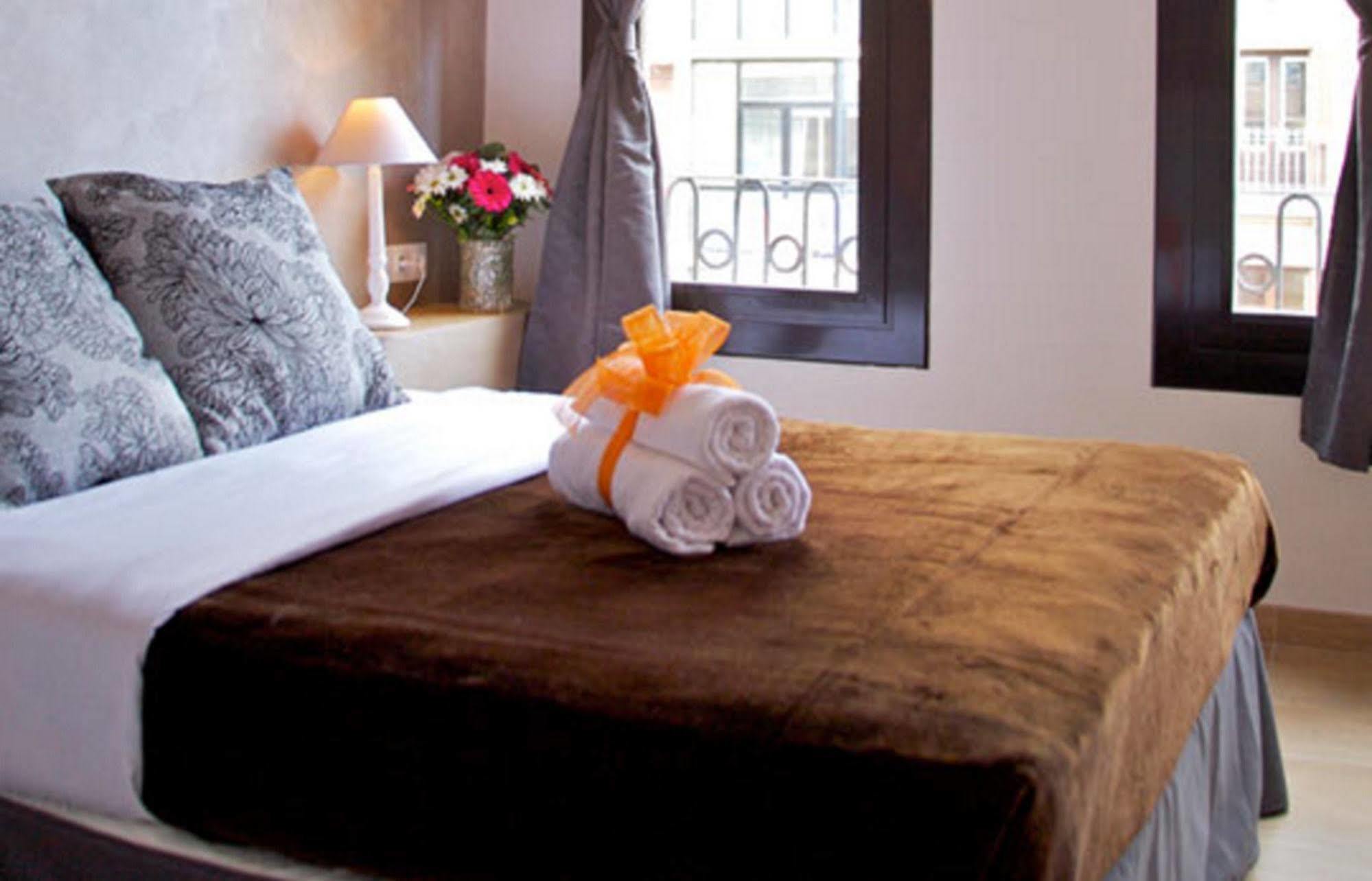 Hostal Agua Alegre Барселона Екстер'єр фото