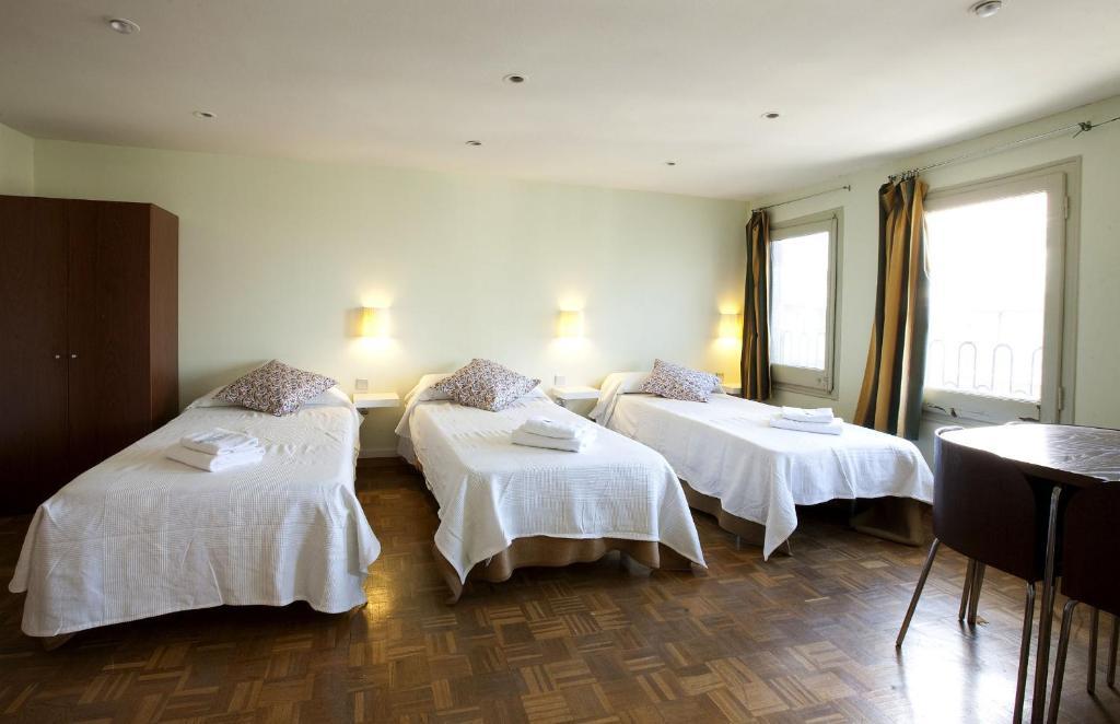 Hostal Agua Alegre Барселона Номер фото