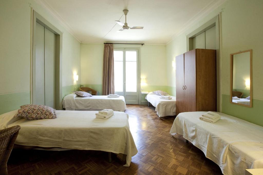 Hostal Agua Alegre Барселона Номер фото